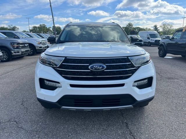 Certified 2023 Ford Explorer XLT w/ Equipment Group 202A AWD/4WD image 2