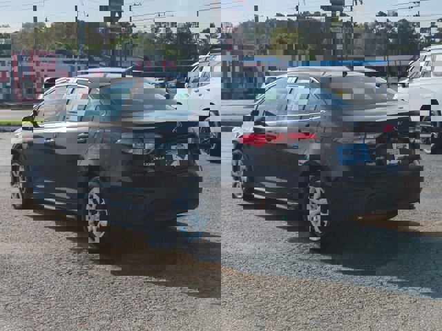 Used 2023 Toyota Corolla LE image 3