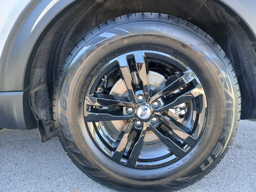 Certified 2021 Ford Explorer XLT RWD image 25