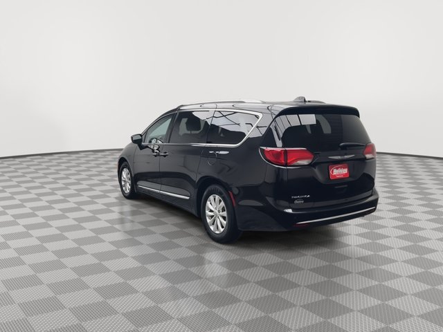 Used 2019 Chrysler Pacifica Touring-L FWD image 36