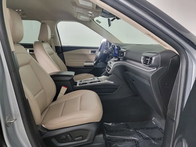 Certified 2023 Ford Explorer XLT w/ Equipment Group 202A AWD/4WD image 19