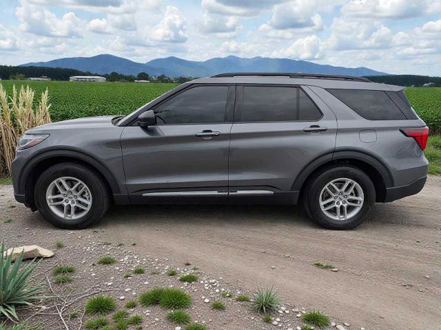 Certified 2025 Ford Explorer Active w/ Active Comfort Package RWD image 6