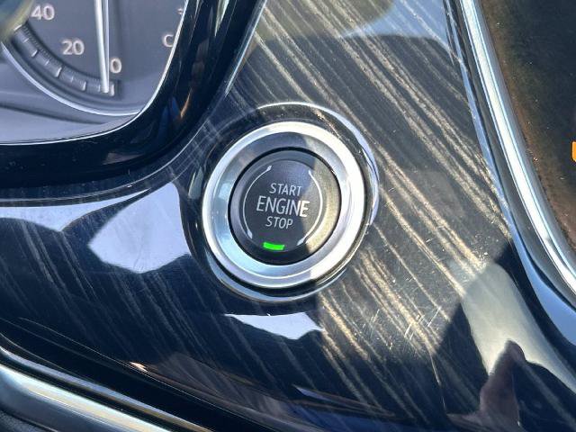 Used 2023 Cadillac XT6 Premium Luxury w/ Technology Package AWD/4WD image 33