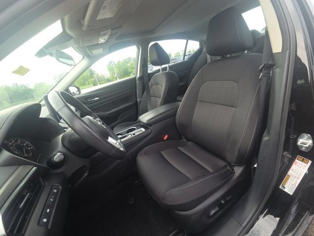 Used 2024 Nissan Altima 2.5 SV w/ SV Premium Package FWD image 21