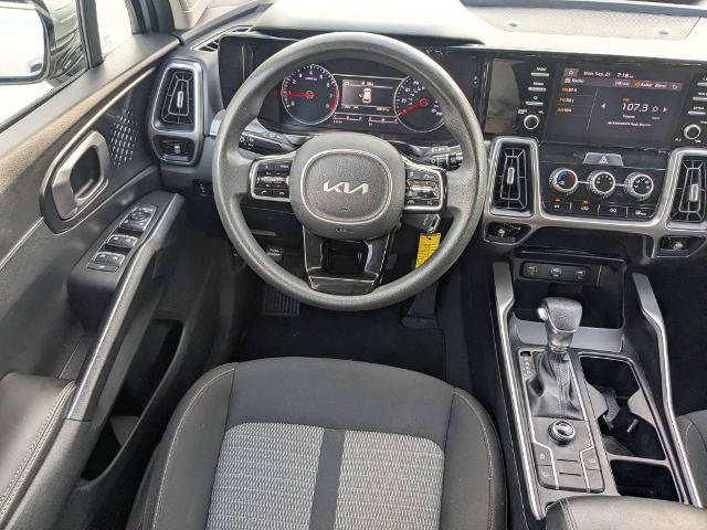 Used 2022 Kia Sorento LX FWD image 16