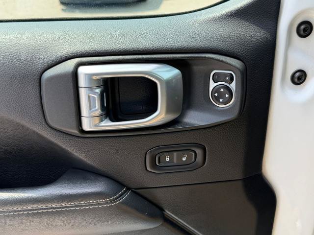 Used 2020 Jeep Gladiator Overland AWD/4WD image 26