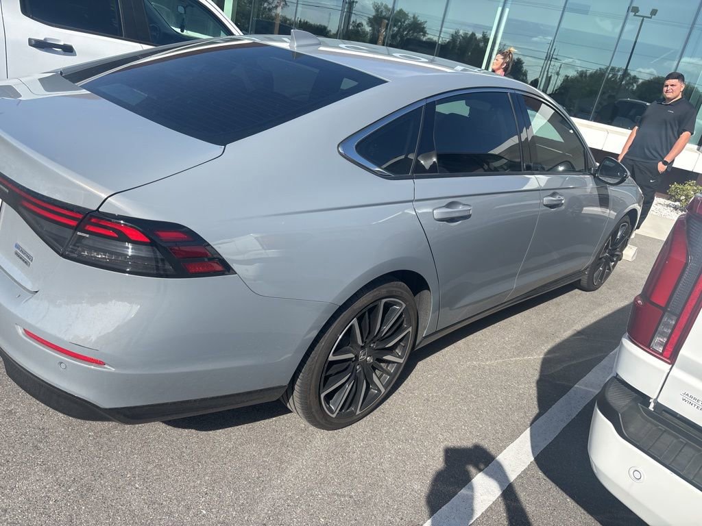 Used 2024 Honda Accord Touring image 2