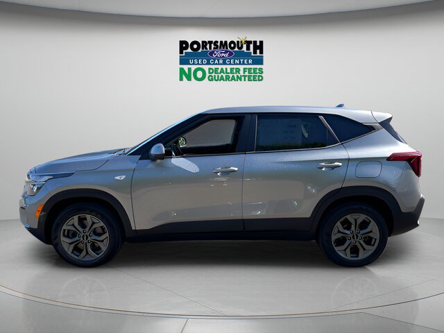 Used 2024 Kia Seltos LX AWD/4WD image 2