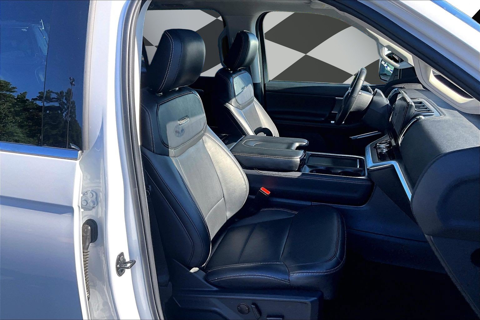 Certified 2025 Ford Expedition Max Platinum AWD/4WD image 6