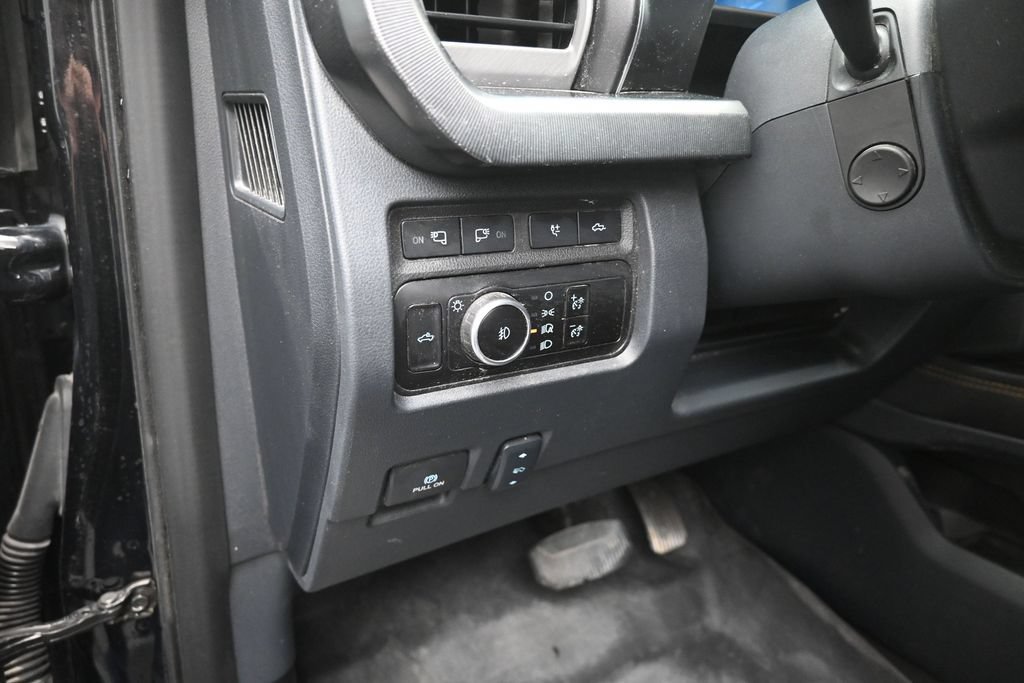 Certified 2024 Ford F350 Platinum w/ FX4 Off-Road Package AWD/4WD image 13