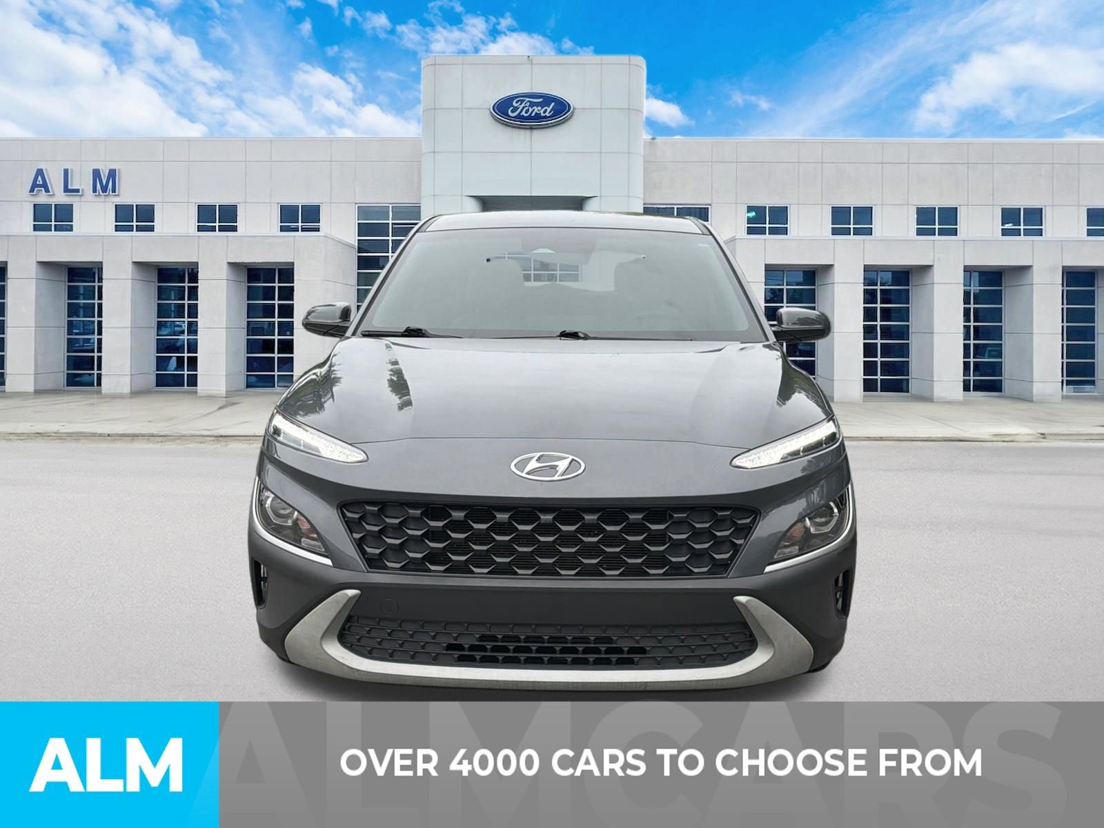 Used 2023 Hyundai Kona SE FWD image 2