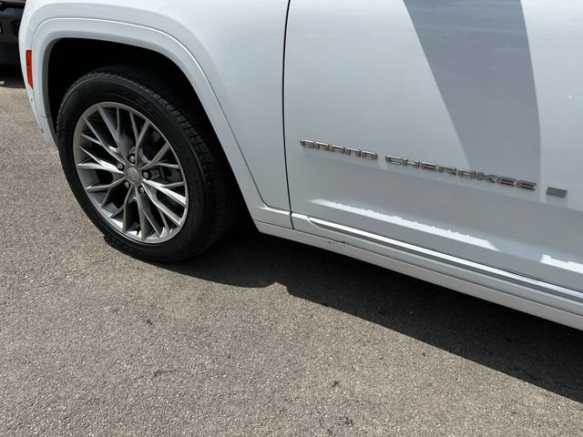 Used 2022 Jeep Grand Cherokee L Summit w/ Advanced Protech Group IV AWD/4WD image 7