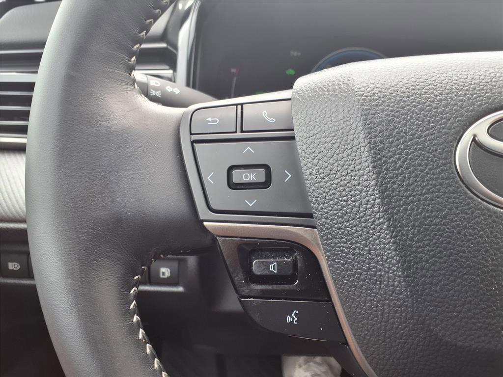Used 2025 Toyota Camry Hybrid image 24
