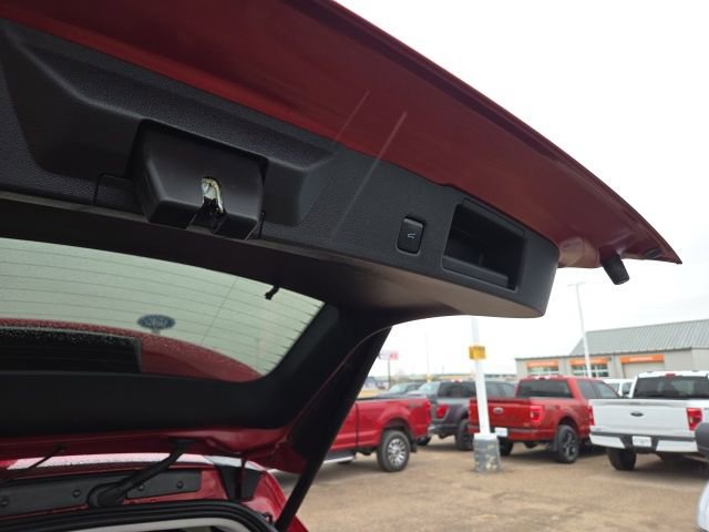 Certified 2025 Ford Escape SE w/ PHEV Premium Package FWD image 9
