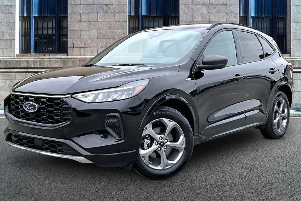 Certified 2023 Ford Escape ST-Line w/ Tech Pack #1 AWD/4WD image 2