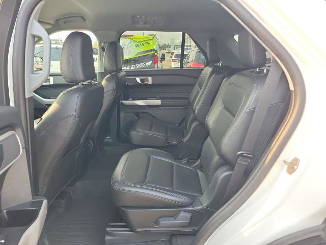 Certified 2024 Ford Explorer XLT w/ Equipment Group 202A AWD/4WD image 9