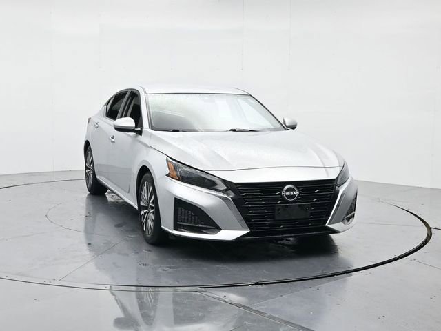 Used 2023 Nissan Altima 2.5 SV image 4
