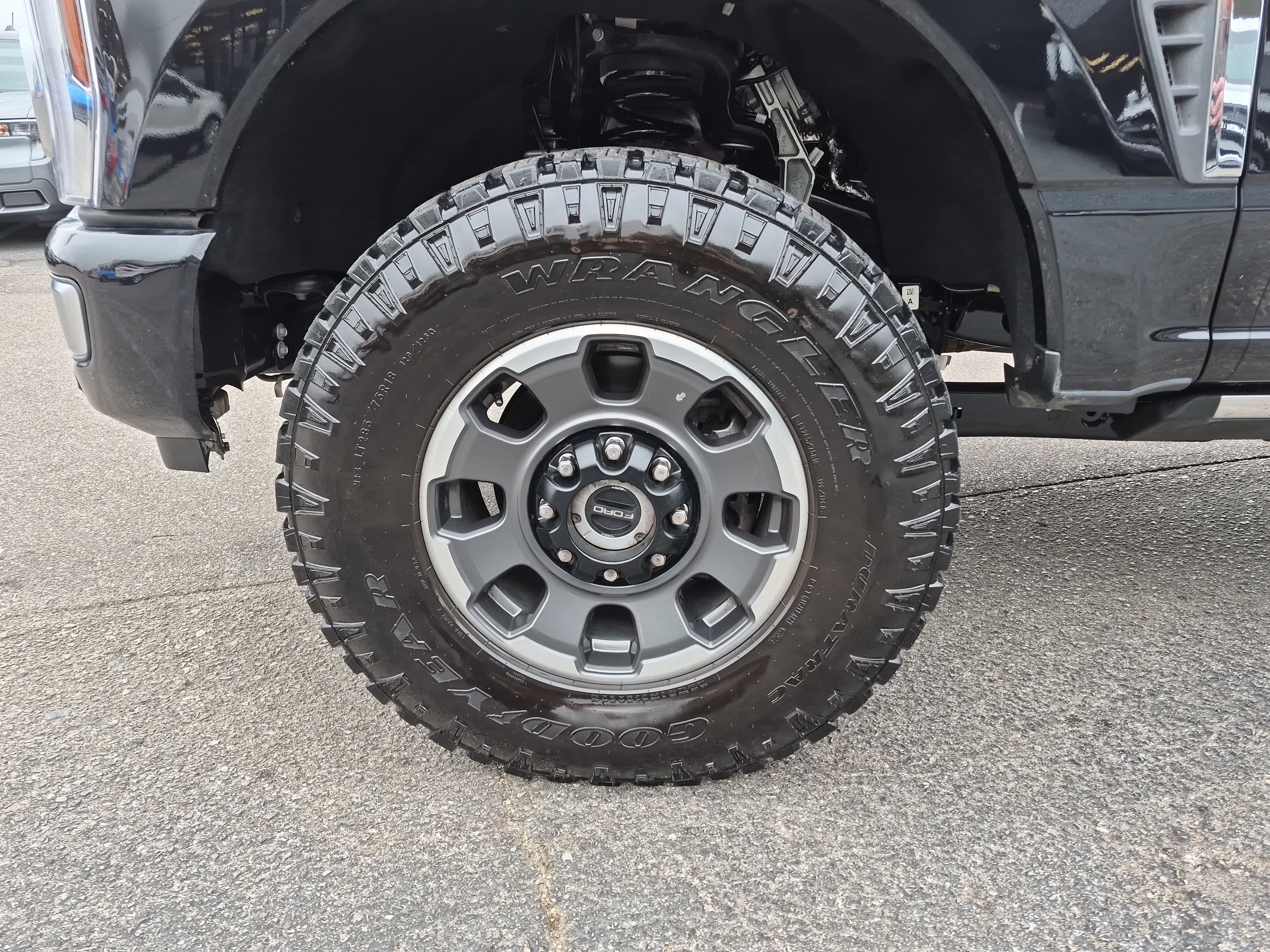 Certified 2024 Ford F250 Platinum w/ Tremor Off-Road Package image 14