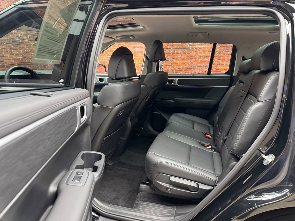 Used 2024 Hyundai Santa Fe Limited image 28