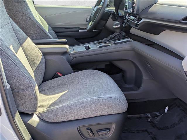 Used 2024 Toyota Sienna XLE image 18