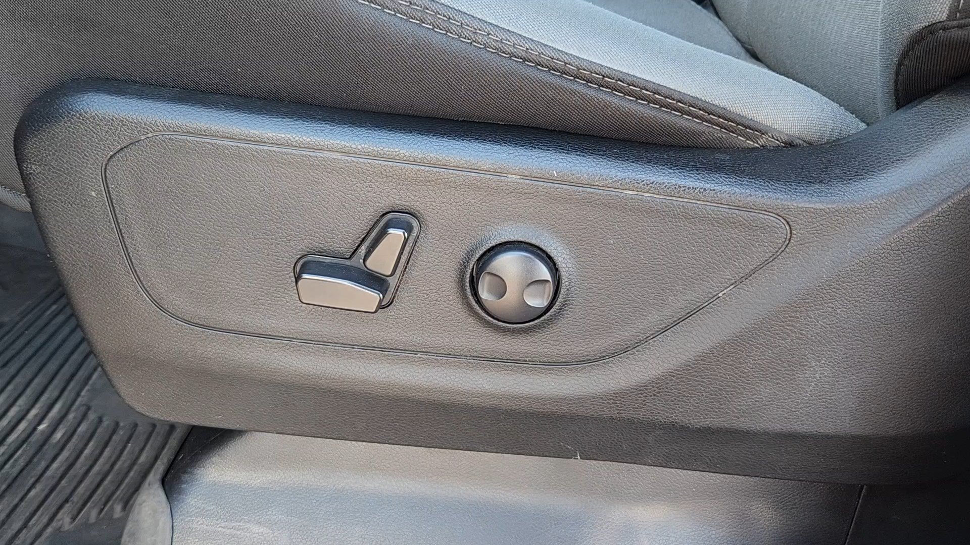 Used 2022 RAM 1500 Big Horn AWD/4WD image 9