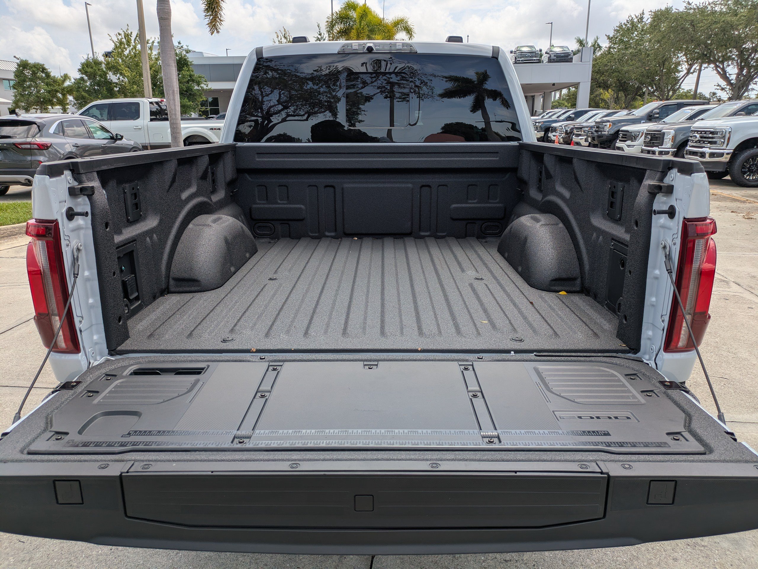 Certified 2025 Ford F150 Raptor AWD/4WD image 13