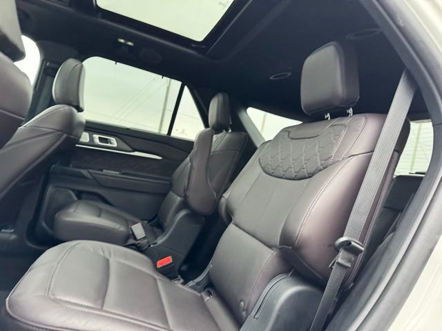 Certified 2025 Ford Explorer Platinum w/ Ultimate Package image 17