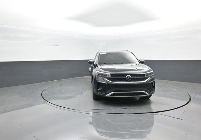 Used 2022 Volkswagen Taos SE image 2