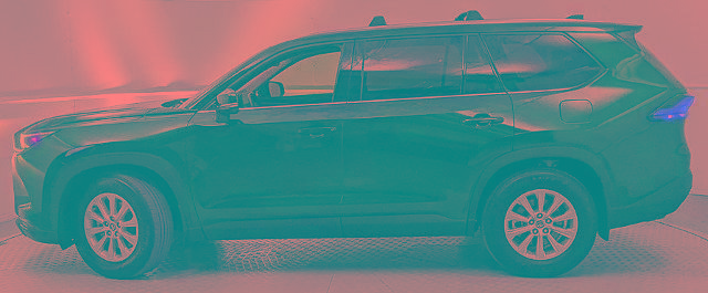 Used 2024 Toyota Grand Highlander XLE image 2