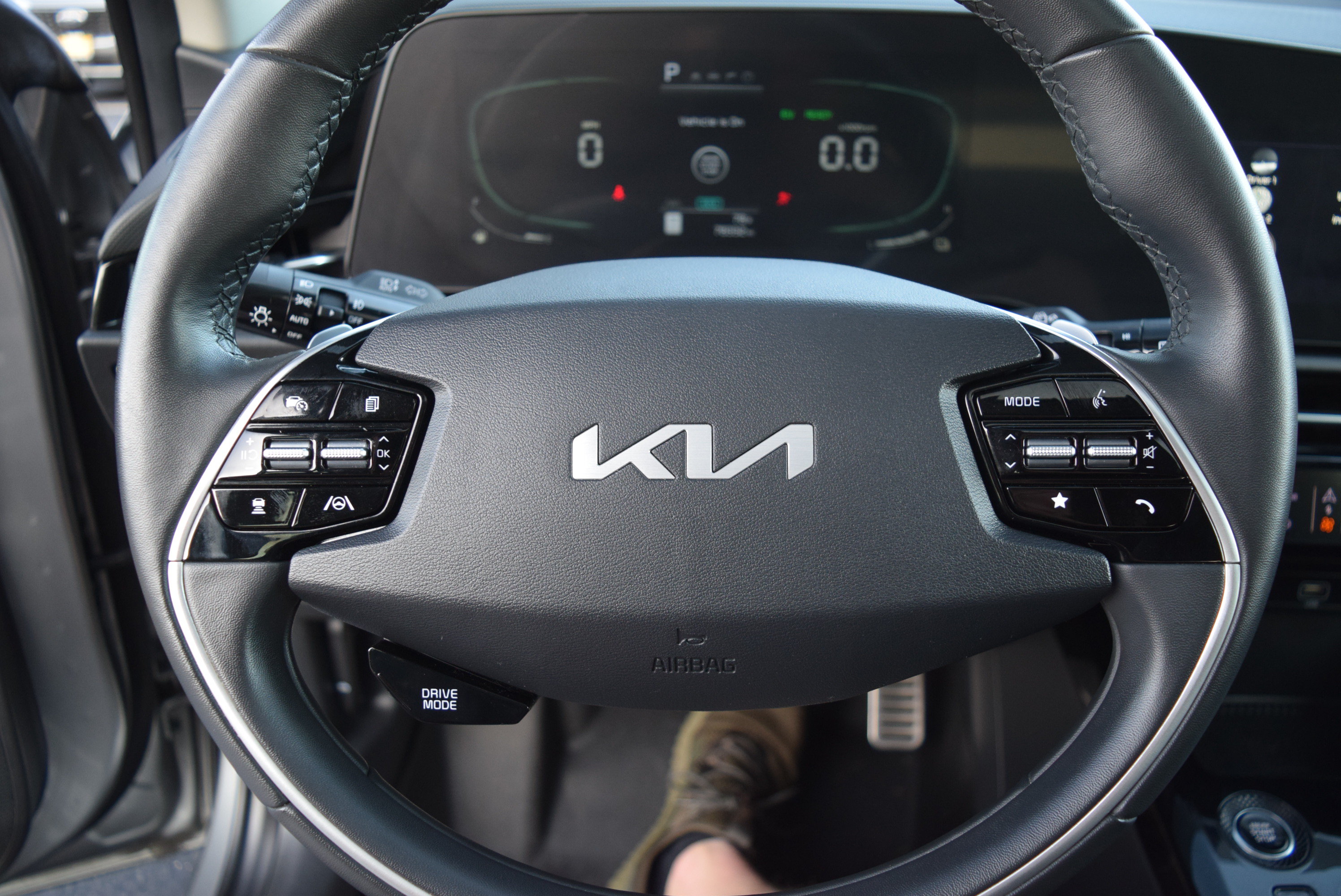 Used 2023 Kia Niro EX Touring FWD image 10