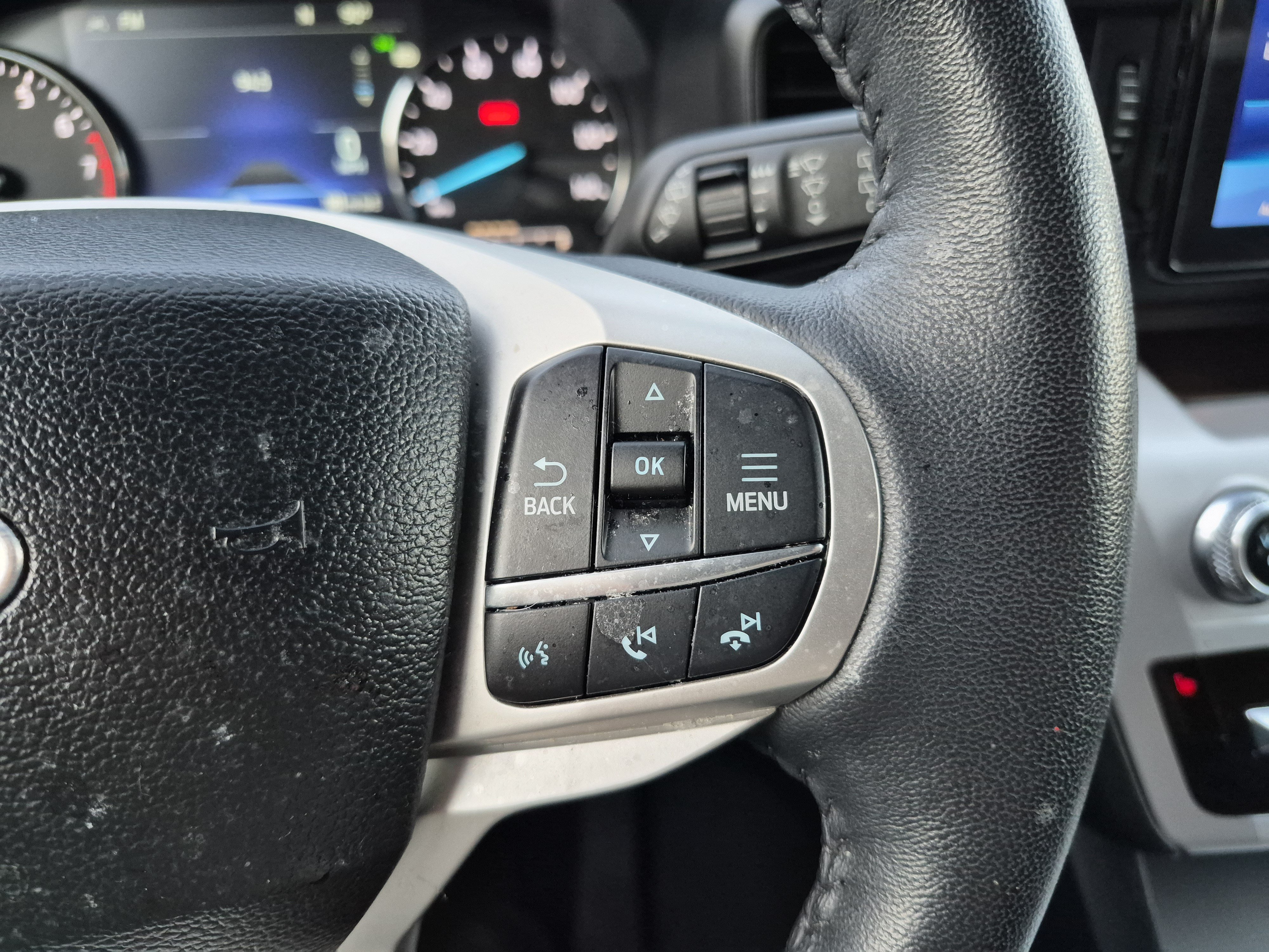 Certified 2024 Ford Explorer XLT RWD image 26