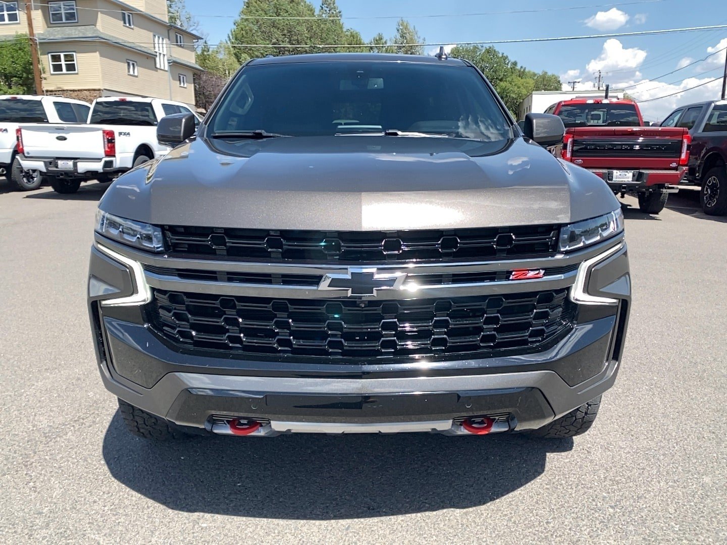 Used 2021 Chevrolet Tahoe Z71 w/ Luxury Package AWD/4WD image 3