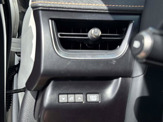 Used 2023 Lexus UX 250h FWD w/ Premium Package image 21