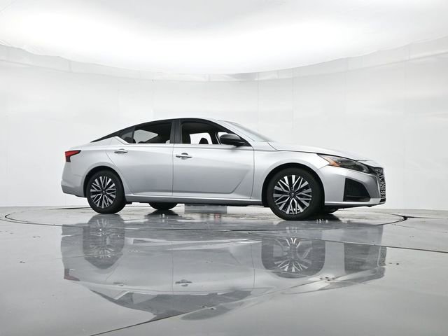 Used 2024 Nissan Altima 2.5 SV image 31
