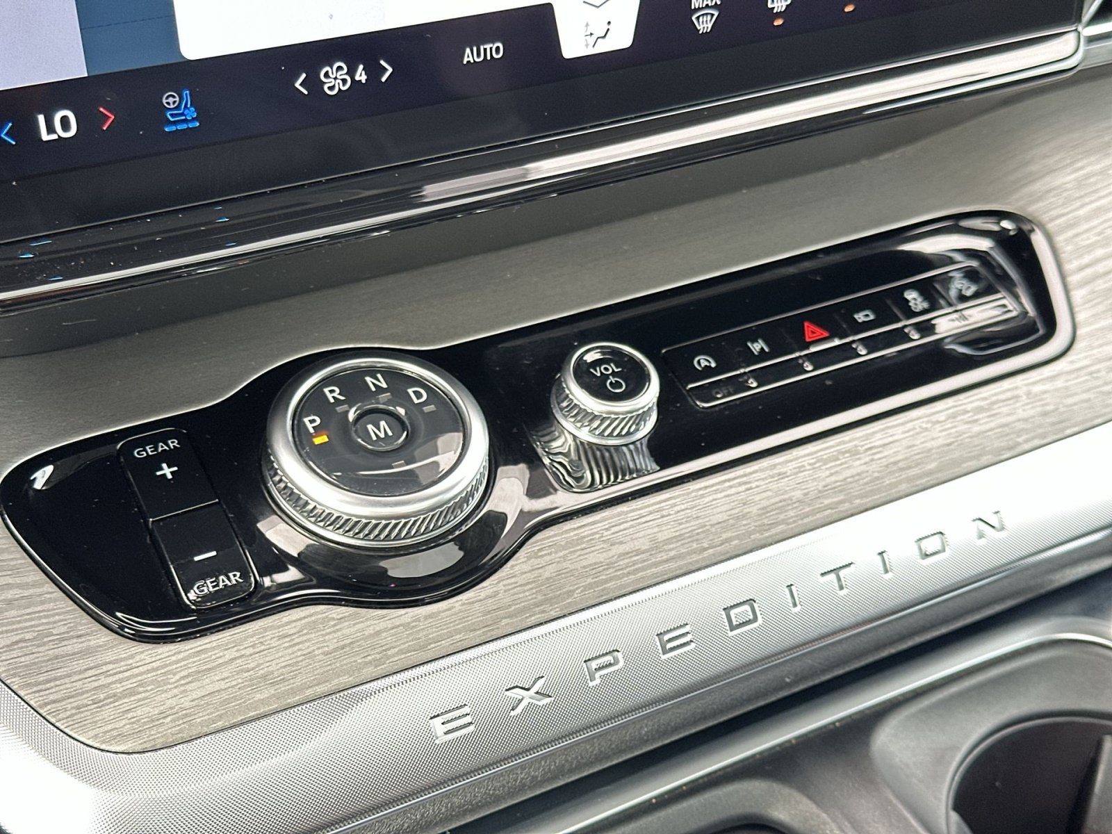 Certified 2025 Ford Expedition Platinum AWD/4WD image 23