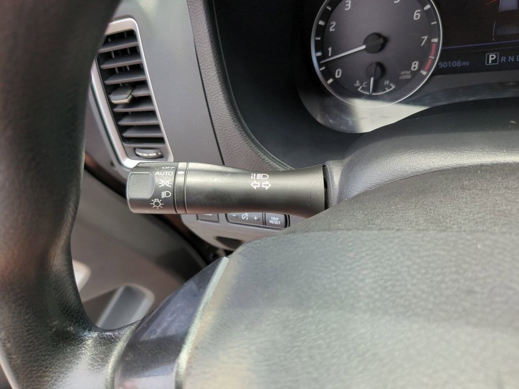 Used 2022 Nissan Frontier SV w/ Technology Package RWD image 30