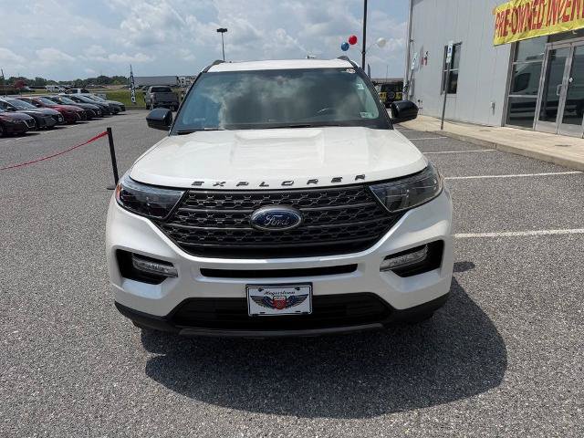 Certified 2022 Ford Explorer XLT w/ Equipment Group 202A AWD/4WD image 3