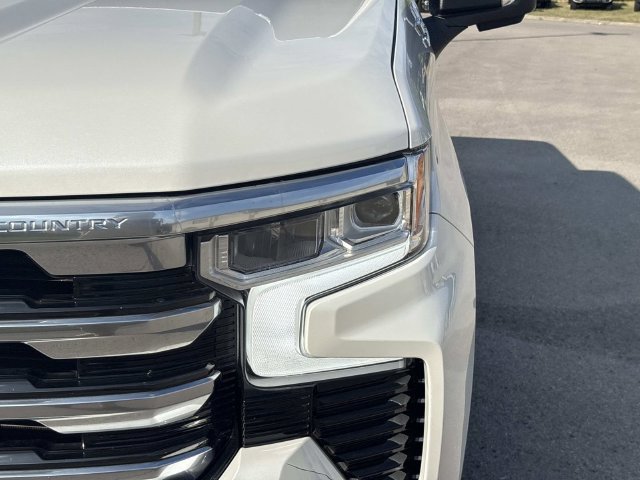 Used 2023 Chevrolet Silverado 1500 High Country w/ Technology Package AWD/4WD image 11