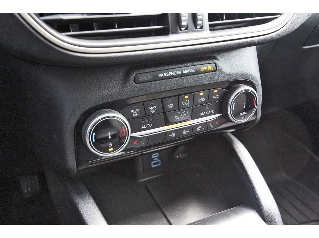 Certified 2022 Ford Escape SE w/ SE Sport Appearance Package image 24