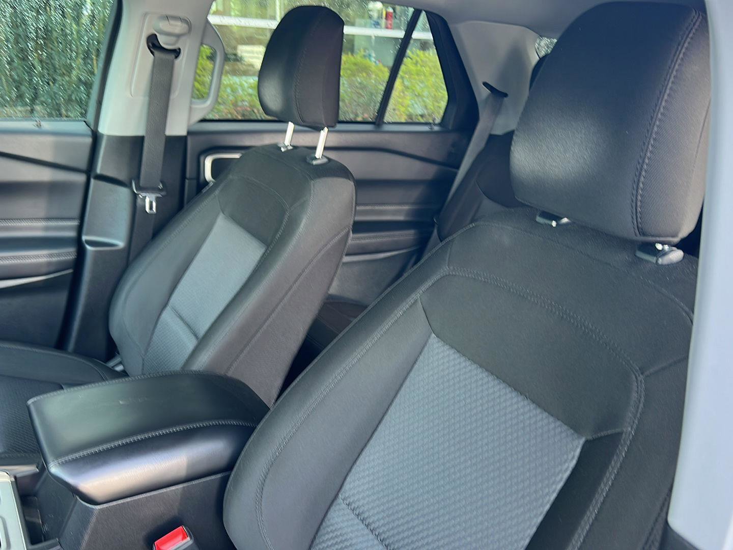 Certified 2023 Ford Explorer XLT RWD image 28