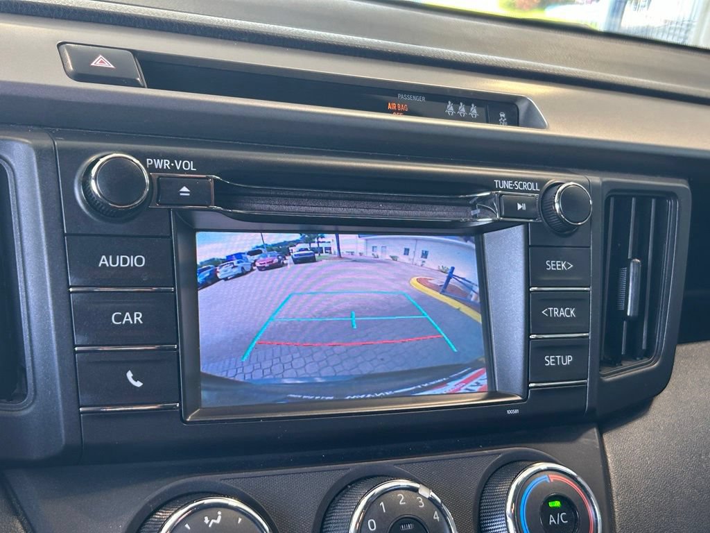 Used 2018 Toyota RAV4 LE FWD image 12