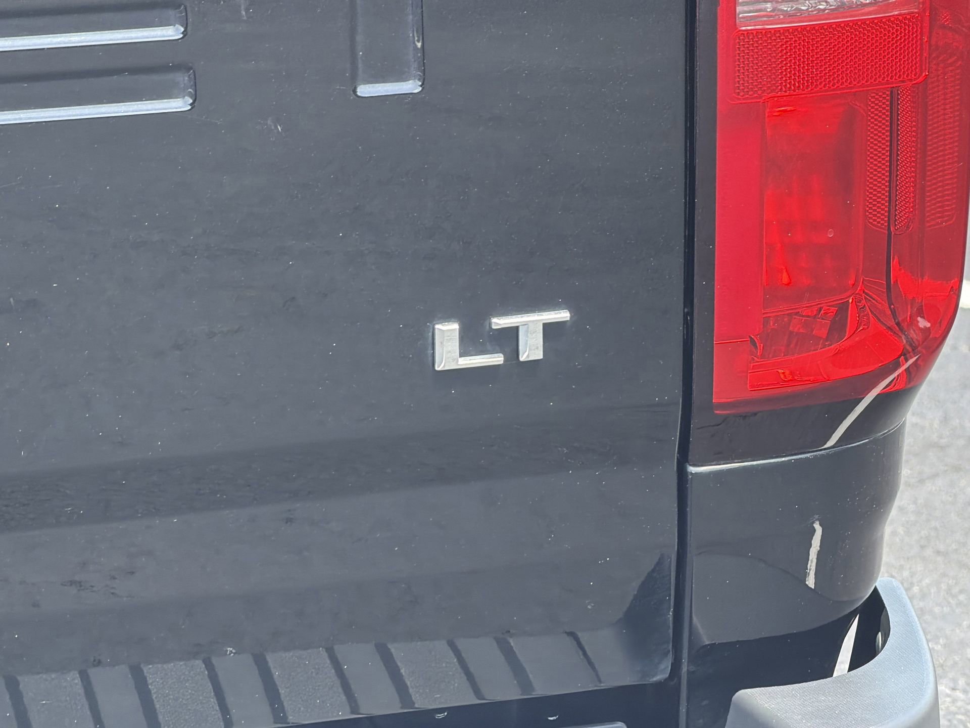 Used 2022 Chevrolet Colorado LT w/ Fleet Safety Package image 25