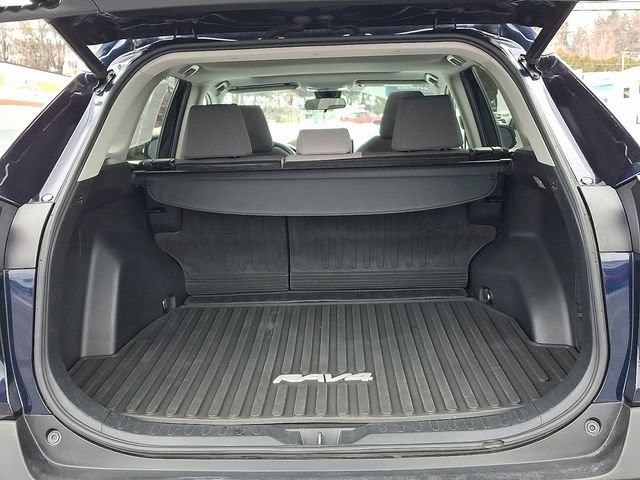 Used 2021 Toyota RAV4 XLE w/ Convenience Package image 29