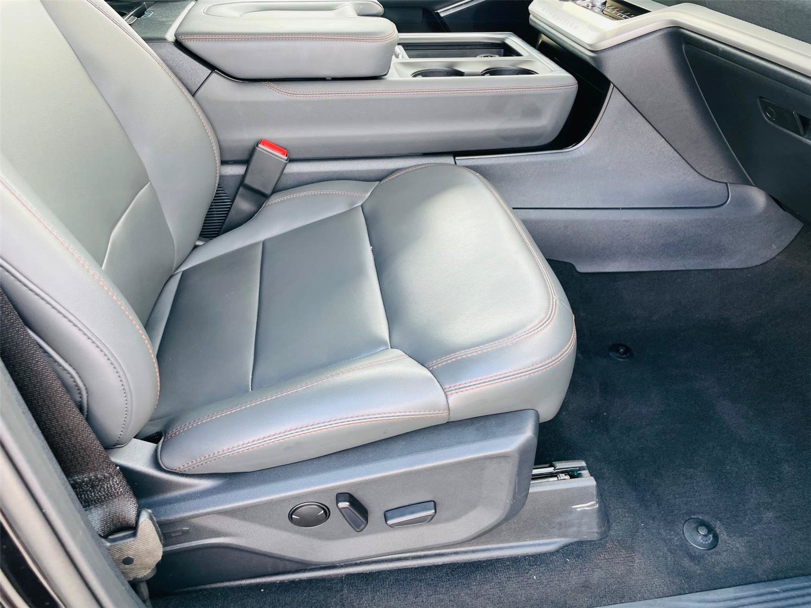 Certified 2025 Ford Expedition Active RWD image 20