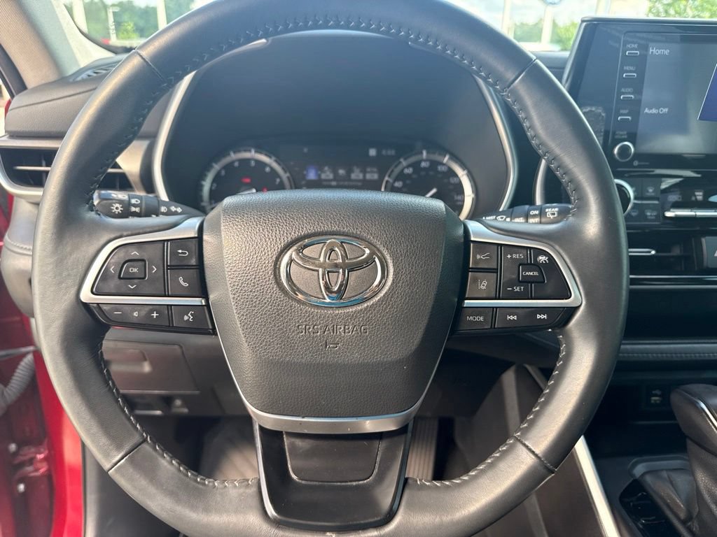 Used 2022 Toyota Highlander XLE FWD image 21