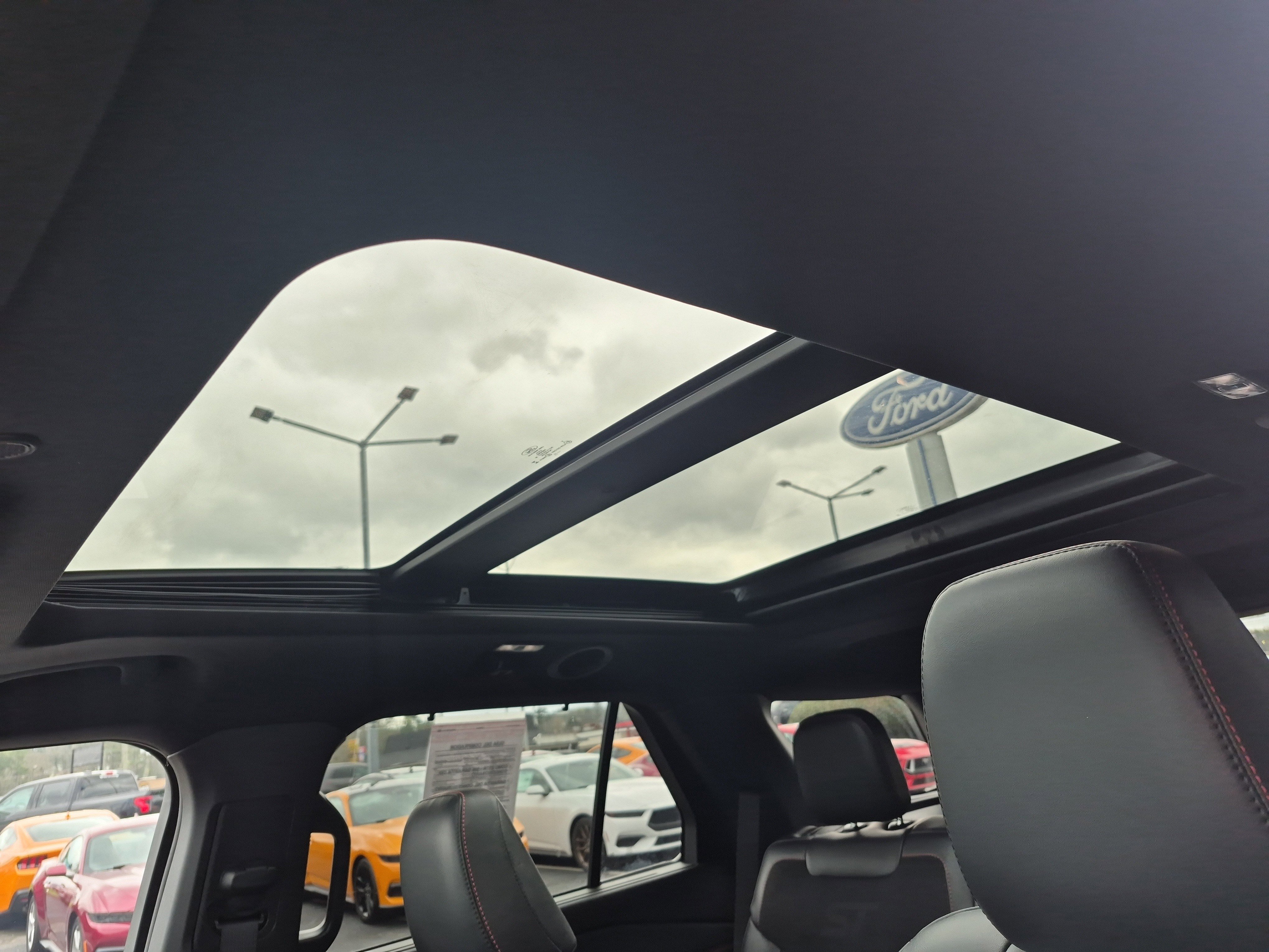 Certified 2025 Ford Explorer ST image 9