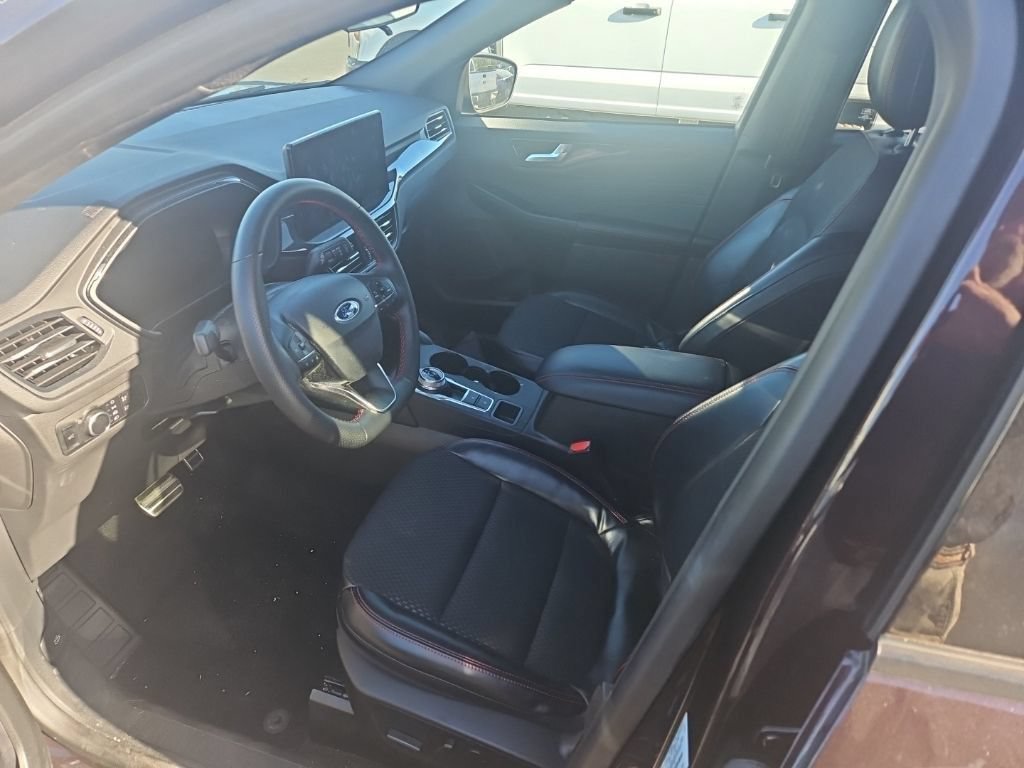 Certified 2023 Ford Escape ST-Line w/ Tech Pack #1 FWD image 3