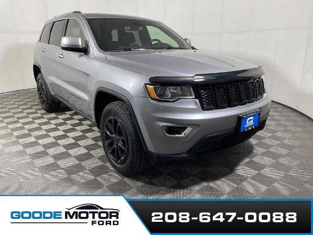Used 2021 Jeep Grand Cherokee Laredo image 2