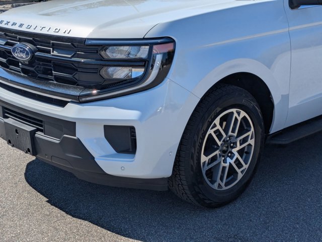 Certified 2025 Ford Expedition Active image 10