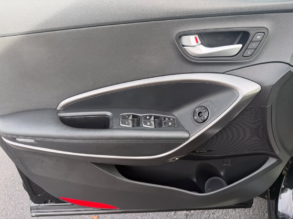 Used 2017 Hyundai Santa Fe Sport FWD image 25